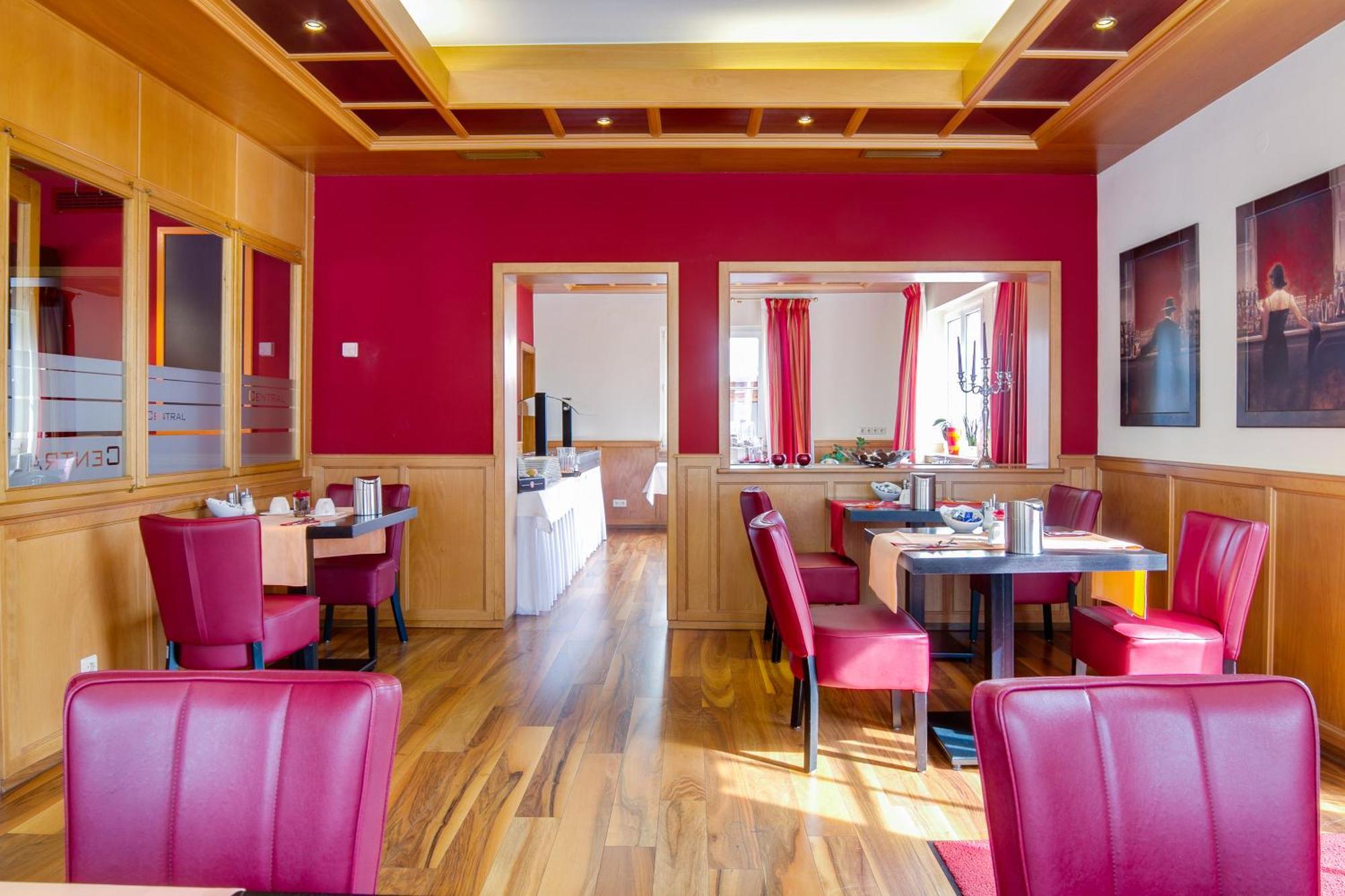 Central Hotel פרידריכסהאפן מראה חיצוני תמונה