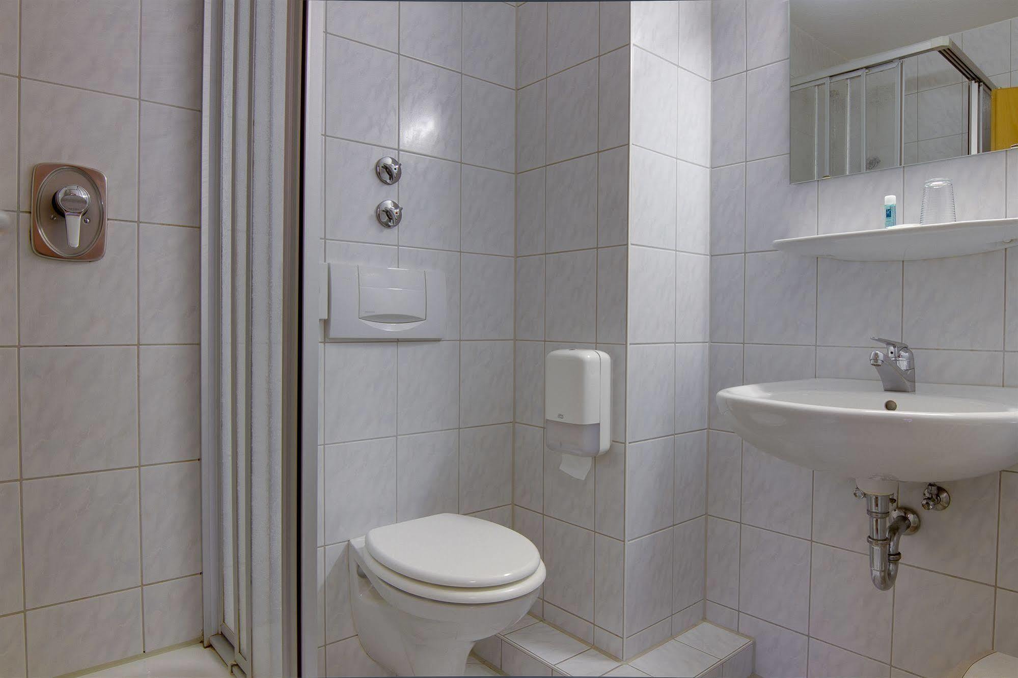 Central Hotel פרידריכסהאפן מראה חיצוני תמונה